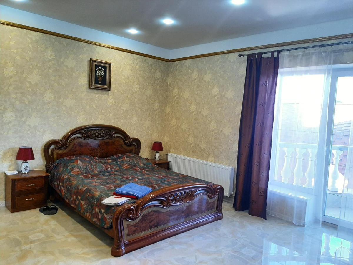 Аппартаменты С Балконом Appartamento Odessa Esterno foto