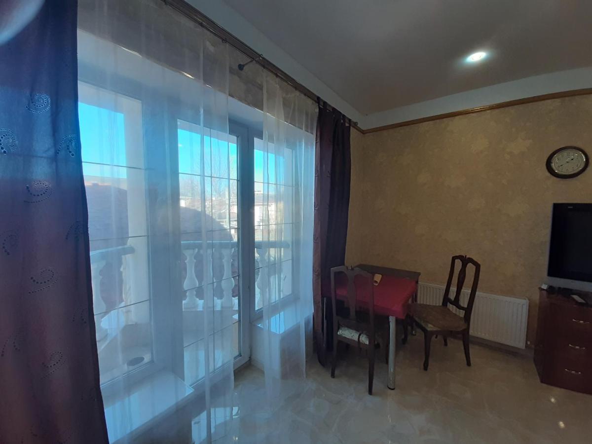Аппартаменты С Балконом Appartamento Odessa Esterno foto